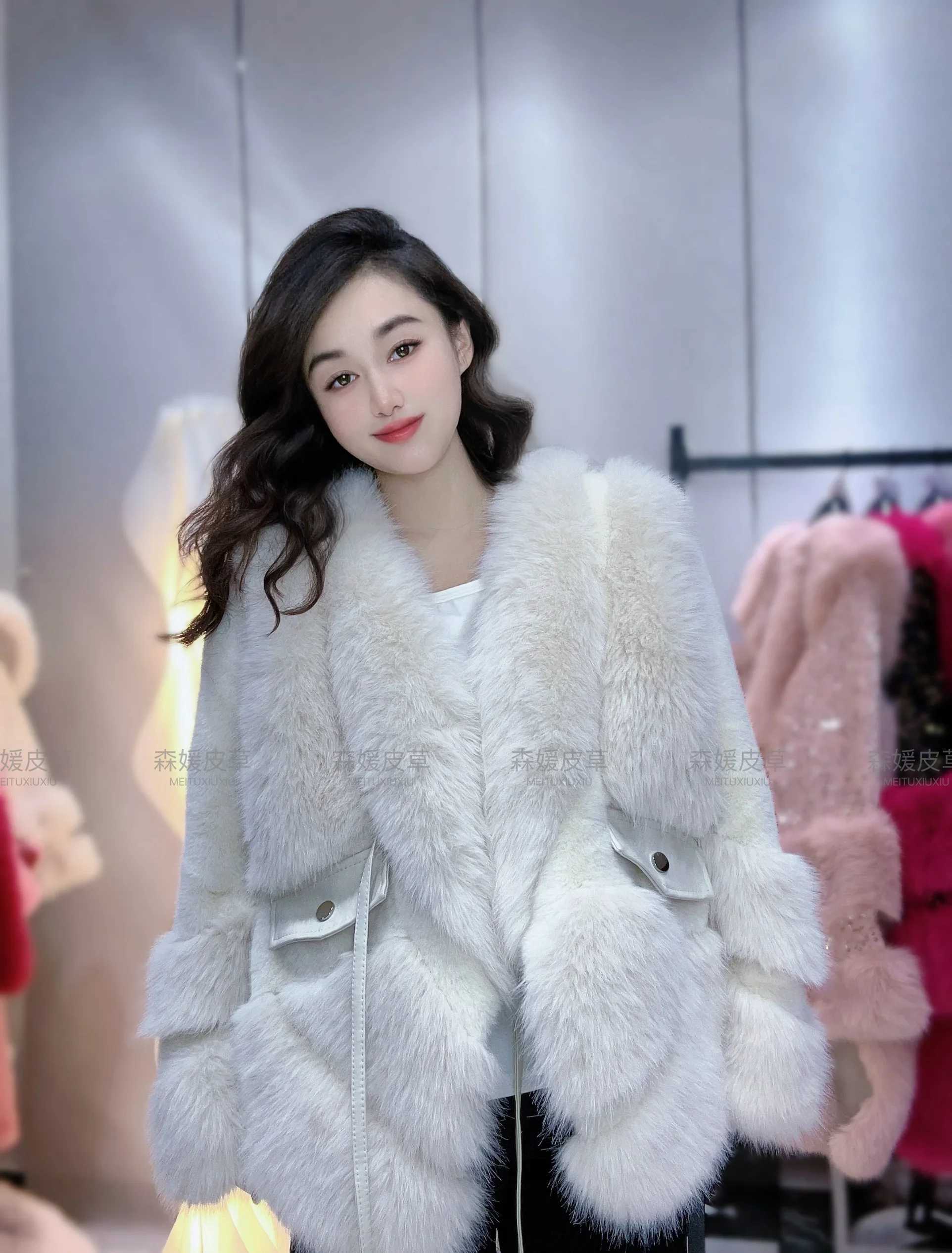 2024 New Winter Womens Black Imitation Fur Splicing Fur Coat Versatile Swt Warm Fur Jacket Short Hairy Coats Casaco X241214