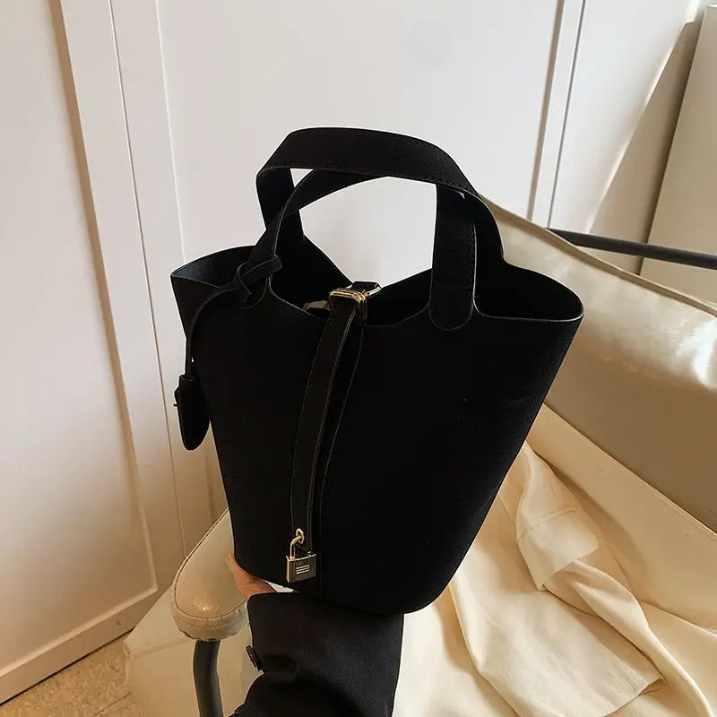 Gorgeous Super Fire Niche Retro Frosted Female New Autumn And Winter Everything With A Portable Bucket Bag Out Small Handbag