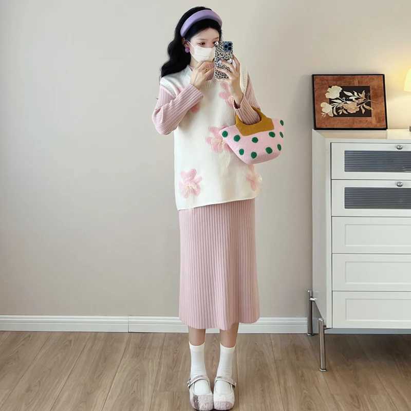 Autumn and Winter Pregnant Womens Clothing Pink Sweet Sweater Dress Long Sleeve Materni Basic Dress Office Lady Elegant DressXJ241213