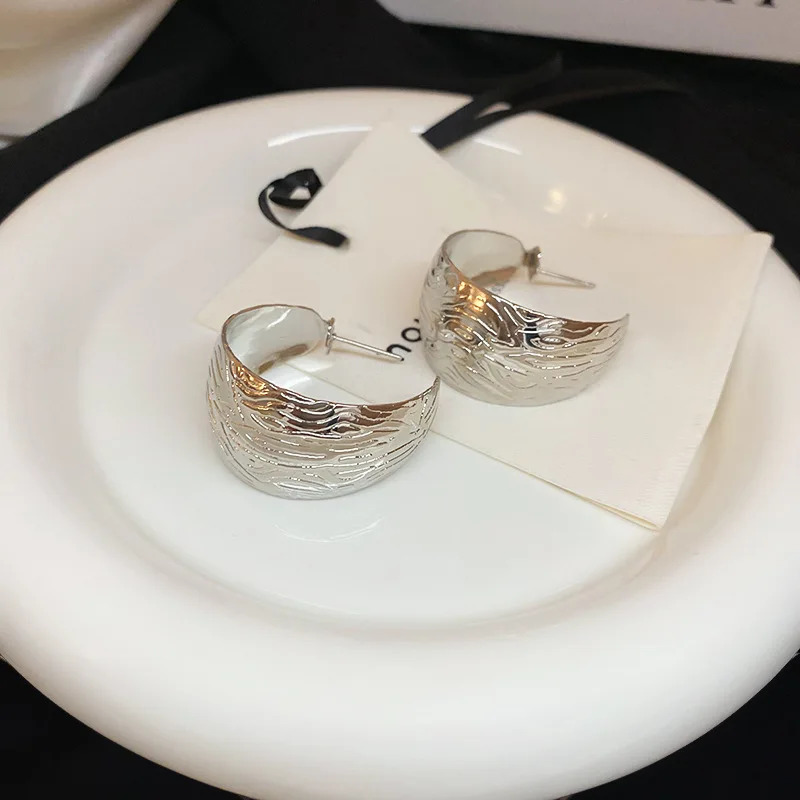 C-Shaped Textured Earrings Exaggerated Temperament Exquisite High-End Jewelry For Women 241214