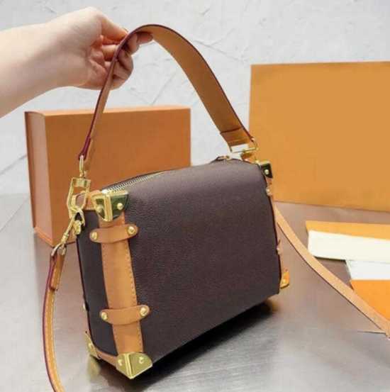 Evening Bags Evening Bags Totes 2024 Designer Tote Women Soft Luggage Messenger Bag Mens Shoulder Letter Purse Ladies Handle Designer Luxury Clutch Bags