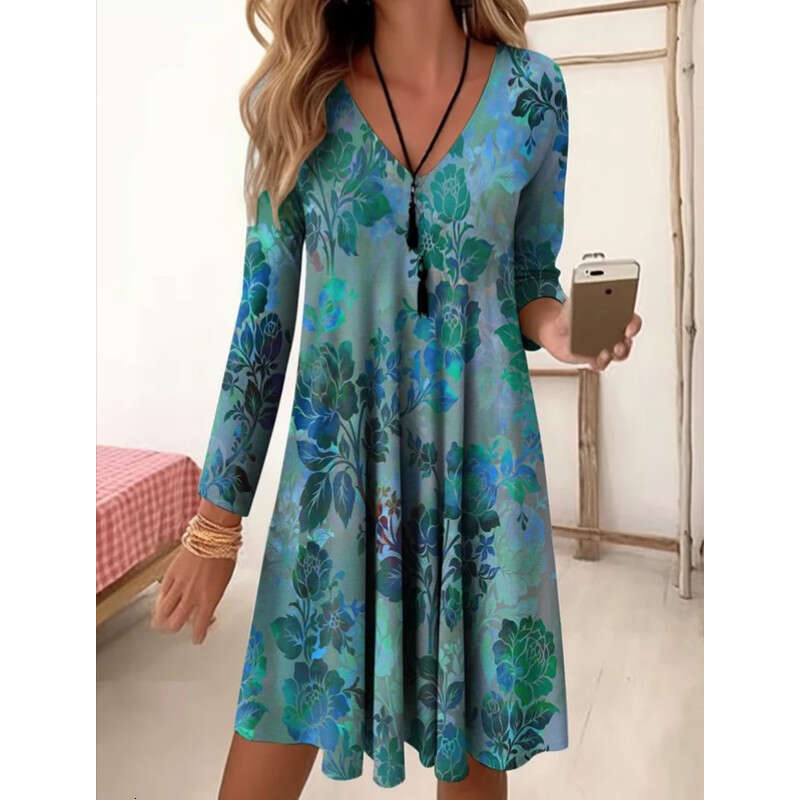 European American autumn and winter V-neck high waisted retro gradient color printed nine quarter sleeve loose dress 2024 temperament versatile new tr