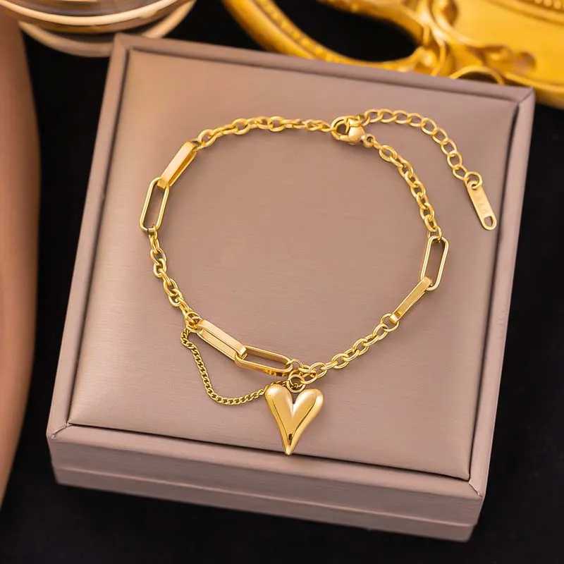 2024 New Tren Gold Color Heart Tassel Pendant Bracelet For Women Stainl Steel Metal Texture Charm Bracelet Jewelry GiftXJ241214