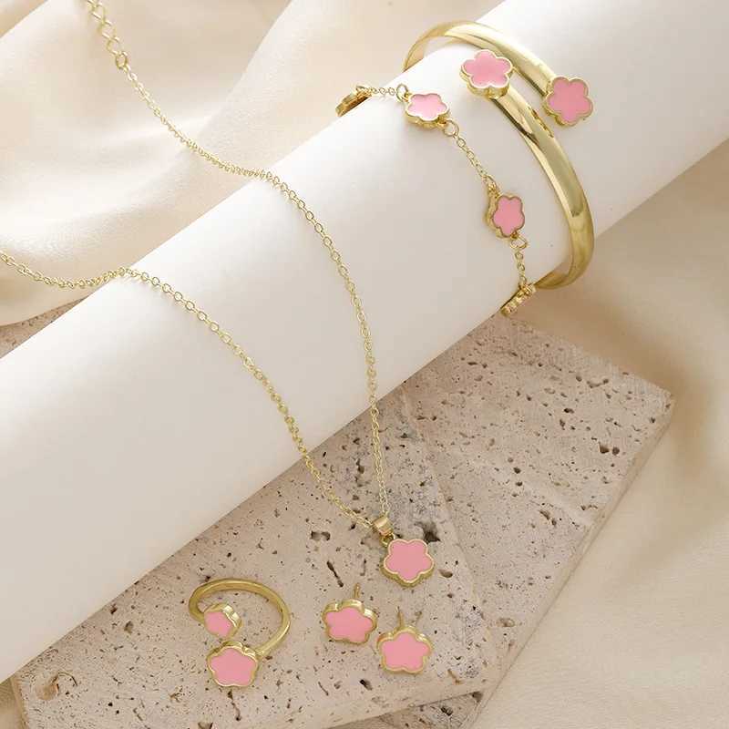 Lucky Five-petal Flower Earrings Necklace Ring Bracelet Five-piece set for Woman Fashionable Accories Party JewelryXJ241214