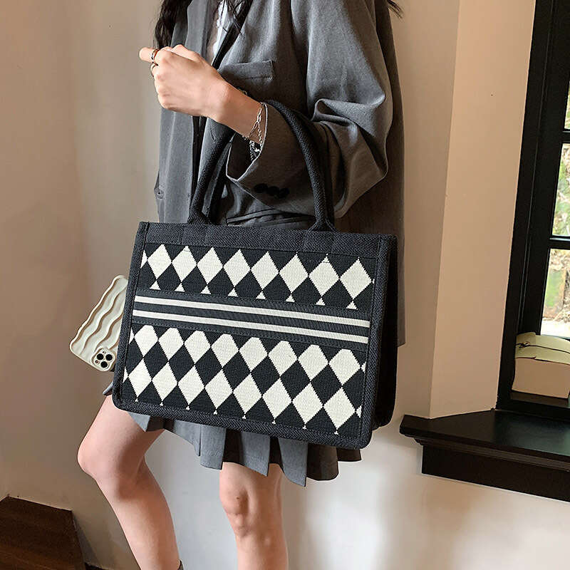 Cross Border Foreign Trade Tote Bag, Women's New Black And White Dia Grid Handbag, Large Capacity Daily Commuting Shoulder Bag