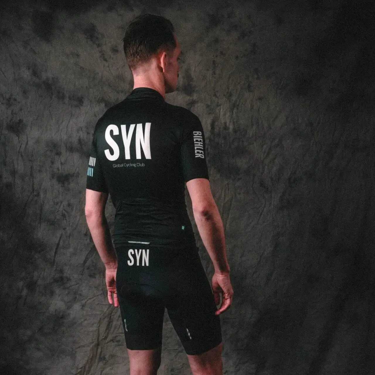 High quality Pro Team Black Bib Shorts With Gel Pad with reflective hot stamping SYN Road Bike Race Cycling BottomXJ241214