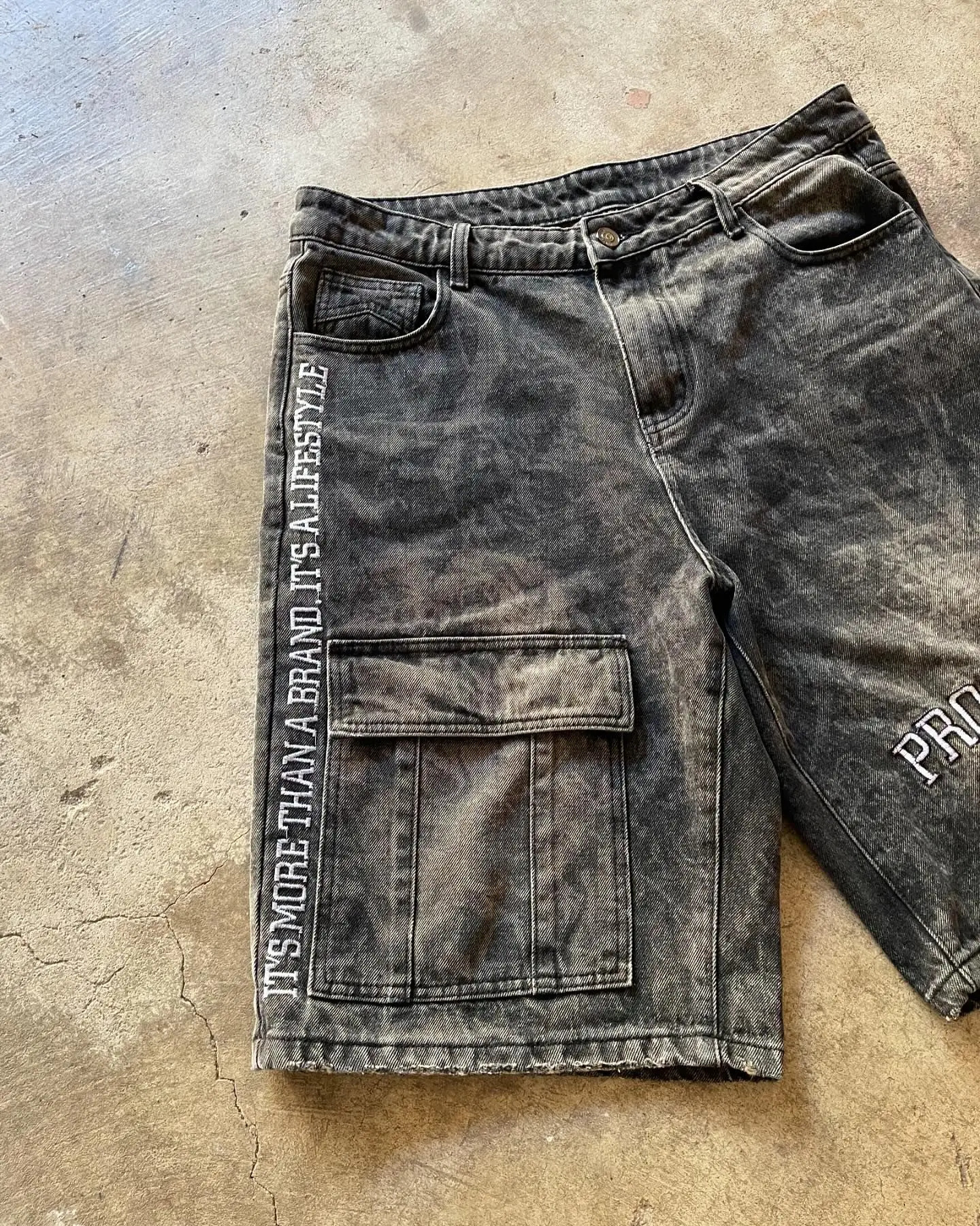 Y2k pants hiphop retro letter printed mens shorts loose casual sports denim Gothic 241211
