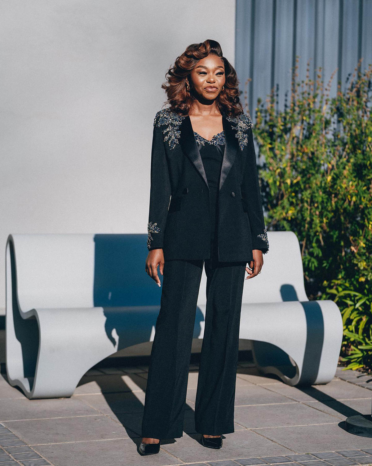Exquisite Women Suits Appliques Crystal V Neck Blazer Ladies Outfits Fashion 2 Pieces Sets Pants Jacket Modern Mother Of The Bride Suits Customized