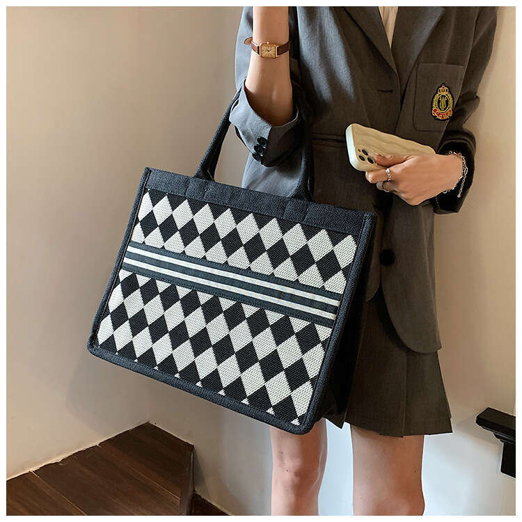 Cross Border Foreign Trade Tote Bag, Women's New Black And White Dia Grid Handbag, Large Capacity Daily Commuting Shoulder Bag