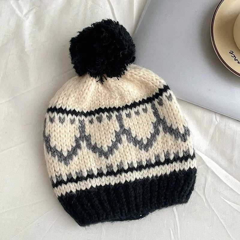 Retro plain shoulder strap knitted beanie hat suitable for childrens autumn and winter travel warm and casual Korean Balaclava hat W241213