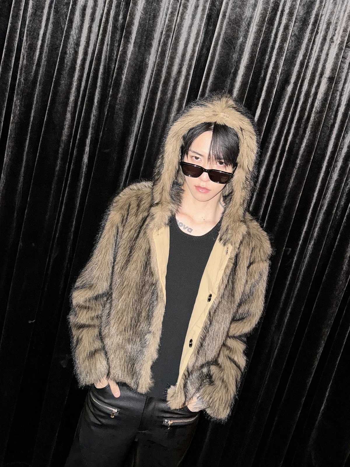 2024 autumn and winter fashion mens faux fur lapel casual cotton lining mens fashion long sleeved hooded fur leather jacket W241213