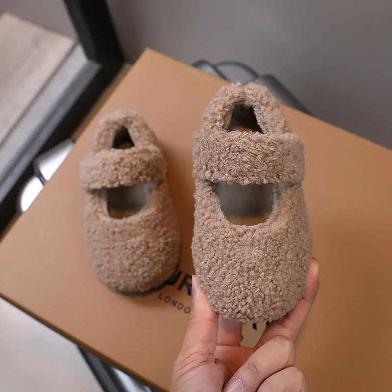 Autumn Winter Children Furry Shoes Fashion Warm Kids Princess Shoes Korean Style Shallow Girls Shoe Cover Toe Plush Flat Shoes 241213