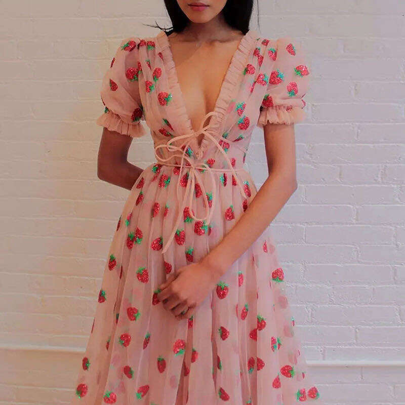 24 Dresses, French Strawberry Two-Color Sequined Long Skirt, Mesh Strap Pleated Dress, Summer