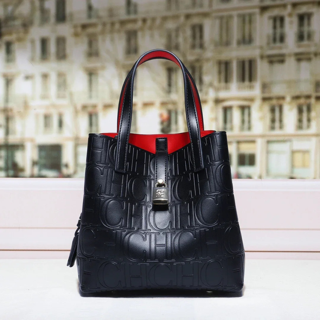A Summer Hot Selg Pvc Material Transparent Women's Handbag, Shoulder Crossbody Bucket Bag, Medium Size For Daily Use