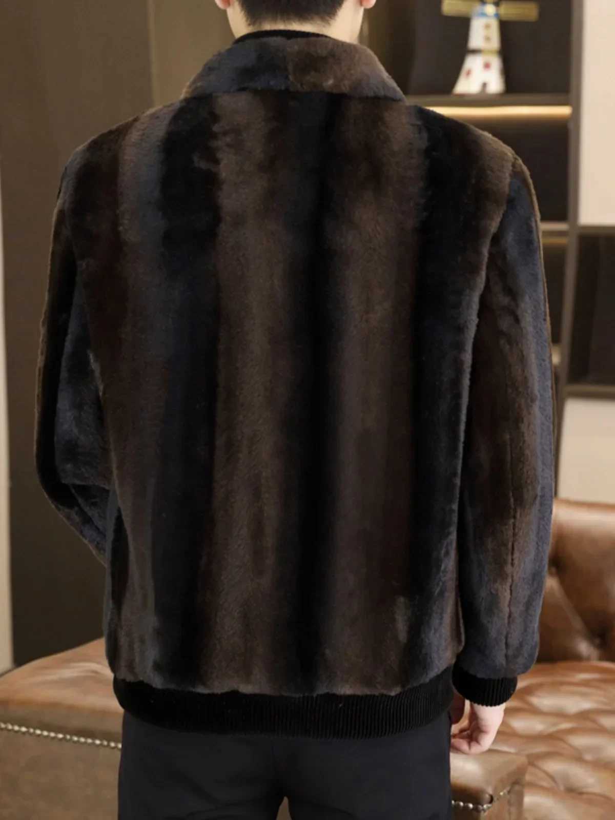 2024 Mens Winter Fashion Plus Velvet faux fur coat Mens slim fit short coat Mens imitation fur warm jacket G624 W241213