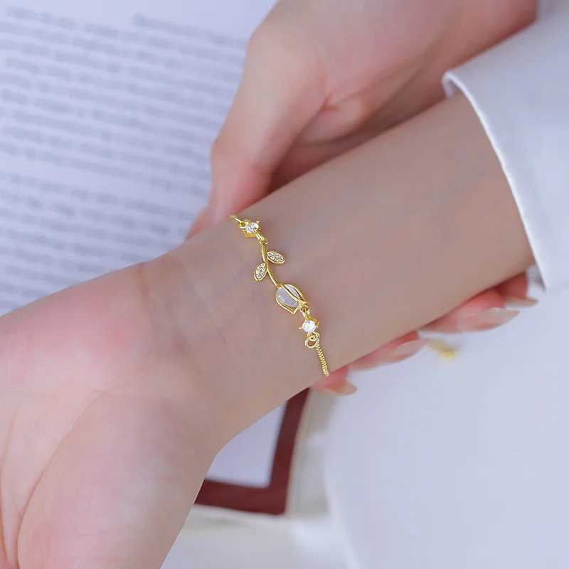 Korean Light Luxury Tulip Flower Bracelet For Women Shiny Zircon Opal Pearl Beaded Rose Adjustable Charm Bracelet Tren JewelryXJ241214