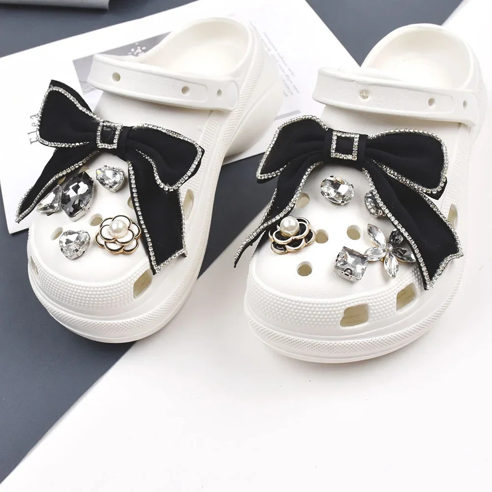Shoe Charm DIY Camellia Pearl Diamond Bow Decorative Buckle for Hole Shoes Charm Set Accessories Childrens and Girls Gifts 241213