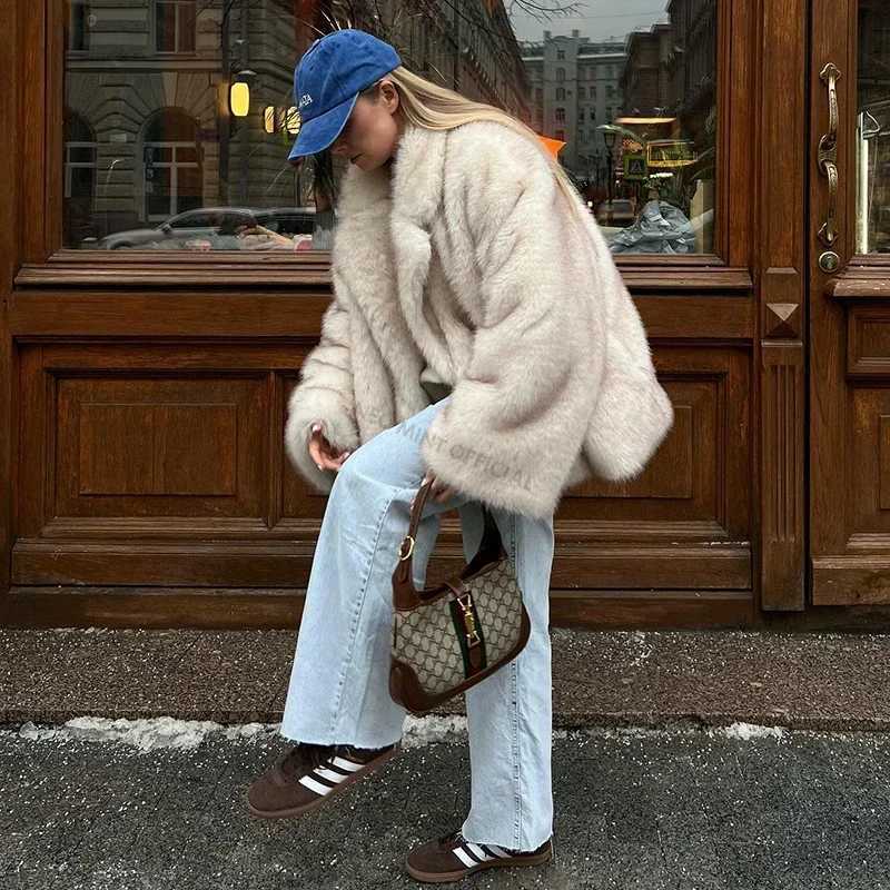2025 Women Ins Hot Fluffy Fur Jacket Female Oversized Gradient Fur Coat Girls Fashion Autumn Winter Thick Warm Outerwear X241214