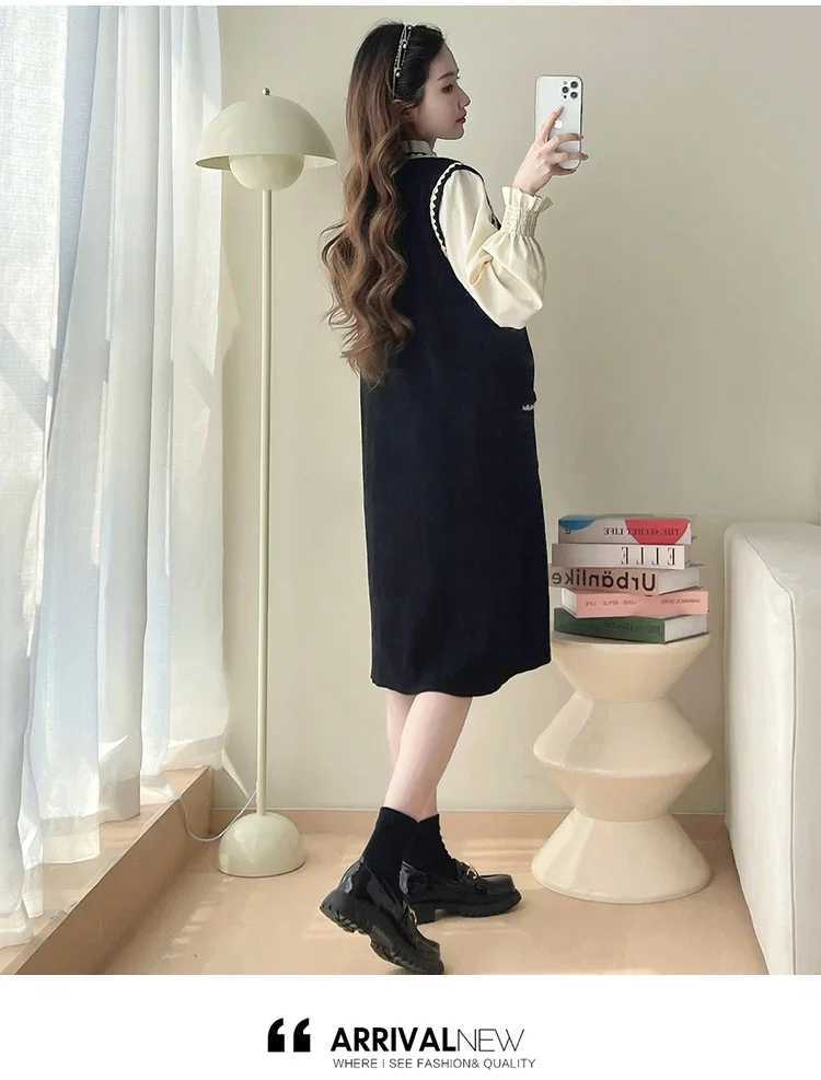 2025 Autumn Winter Materni Knitted Dress Elegant Long Sleeve Ruffles Collar Patchwork Faux Two Pieces Pregnant Woman DressesXJ241213