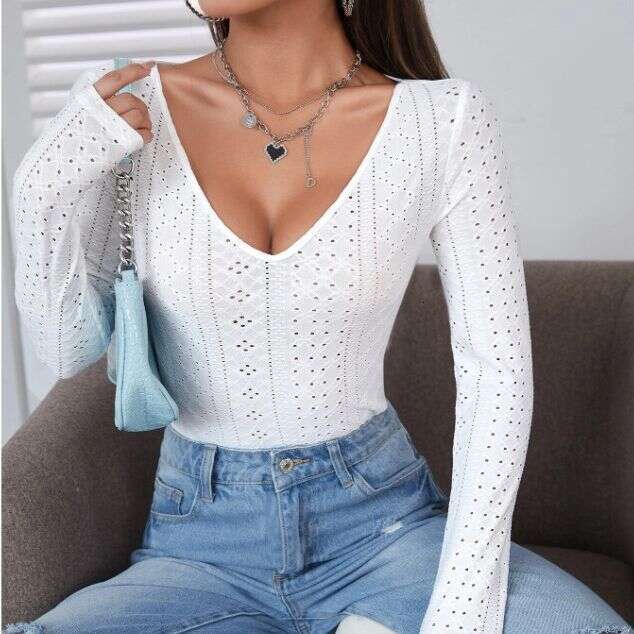 European American women's short 2023 autumn and winter new item slim fit V-neck long sleeved solid color eyelets T-shirt for women