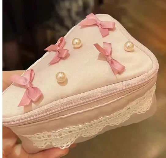 Japanese style rose satin triangular cake makeup bag for girls sweet embroidery bag pink lace box 241212