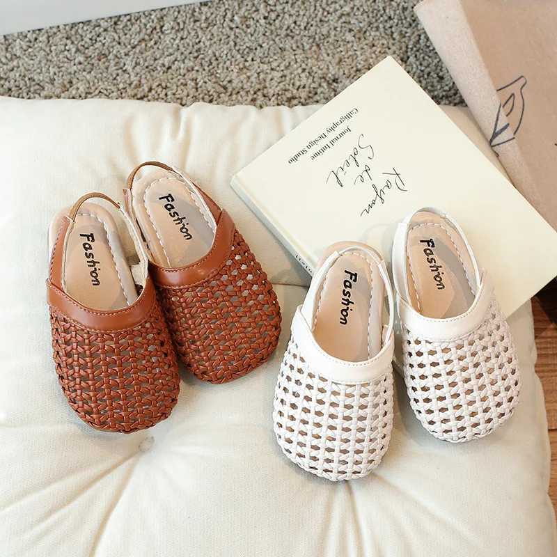 Sandals Children Sandals Hollow Closed Toe Girls Shoes Slides Soft Sole Breathable Princess Beach Sandals Kids Flats Roman Shoes H06156 H241213