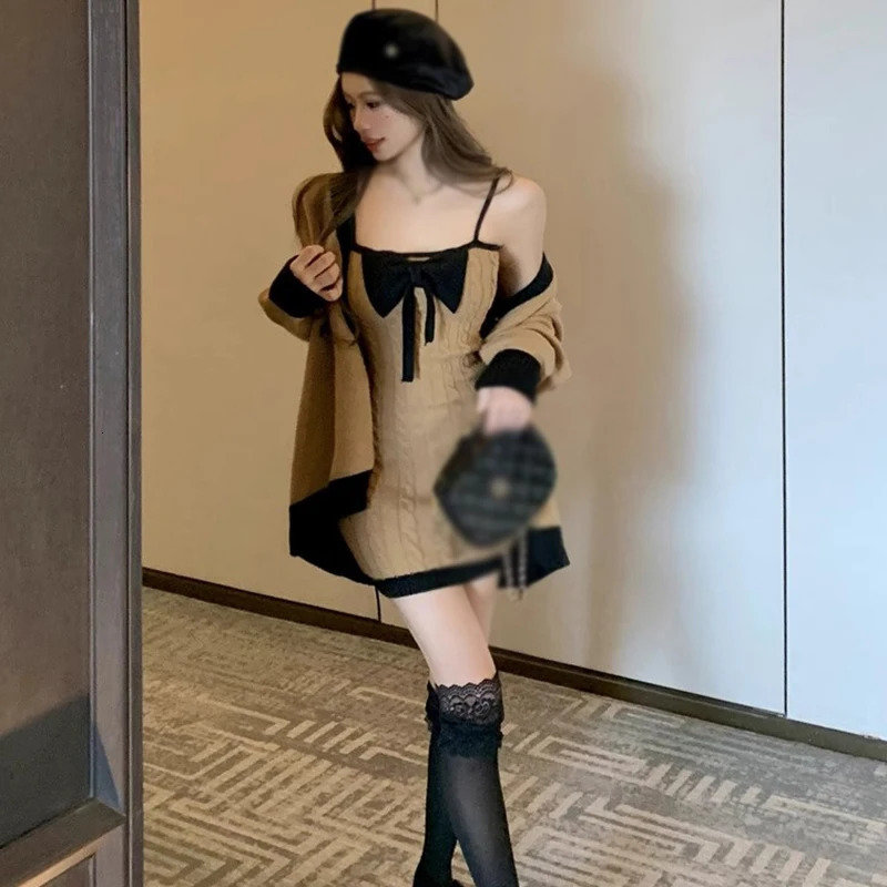 Womens contrasting color Korean version bow ultrathin sweet dress sleeveless Camisol twisted knit sexy and fashionable 241212