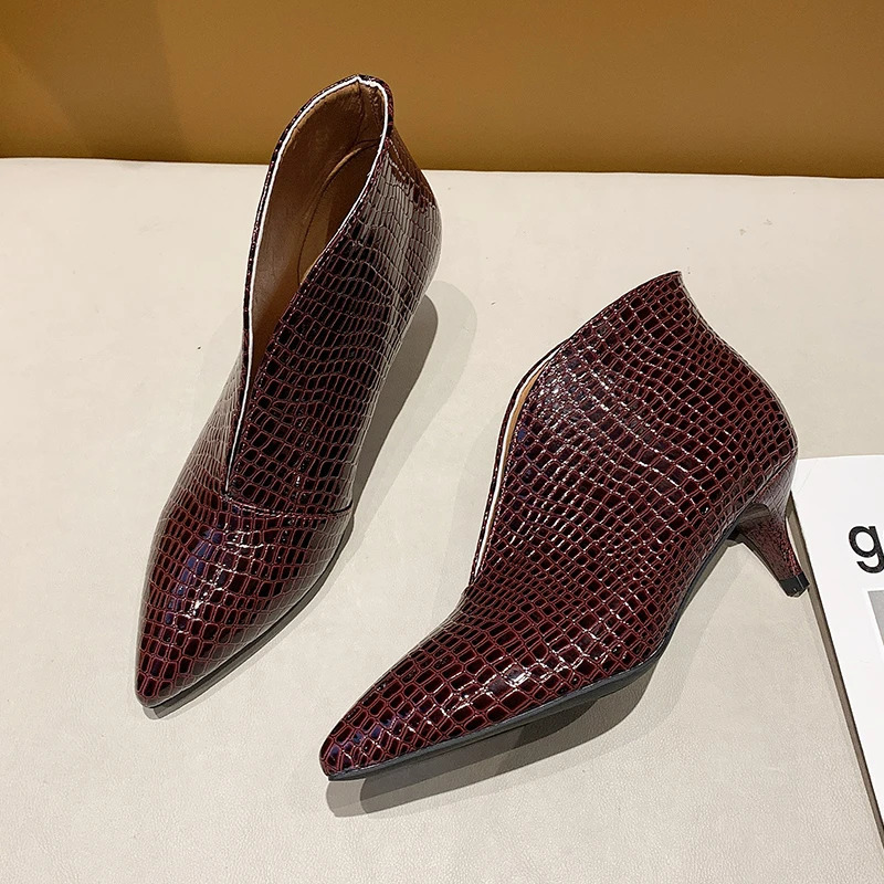 Spring/Summer Fashion Pointed Toe Thick High Heels Womens Comfortable High Temperature High Heels 241213