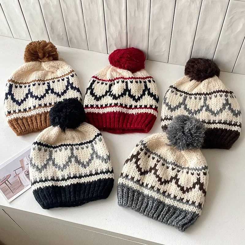 Retro plain shoulder strap knitted beanie hat suitable for childrens autumn and winter travel warm and casual Korean Balaclava hat W241213