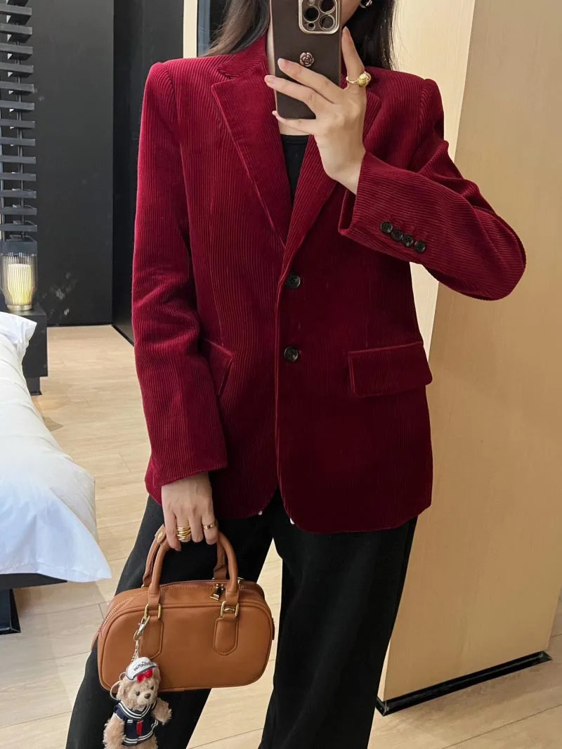 AutumnWinter Womens Suit Fashion and Exquisite College Wind Light Core Velvet Elegant Single breasted Coat 241209