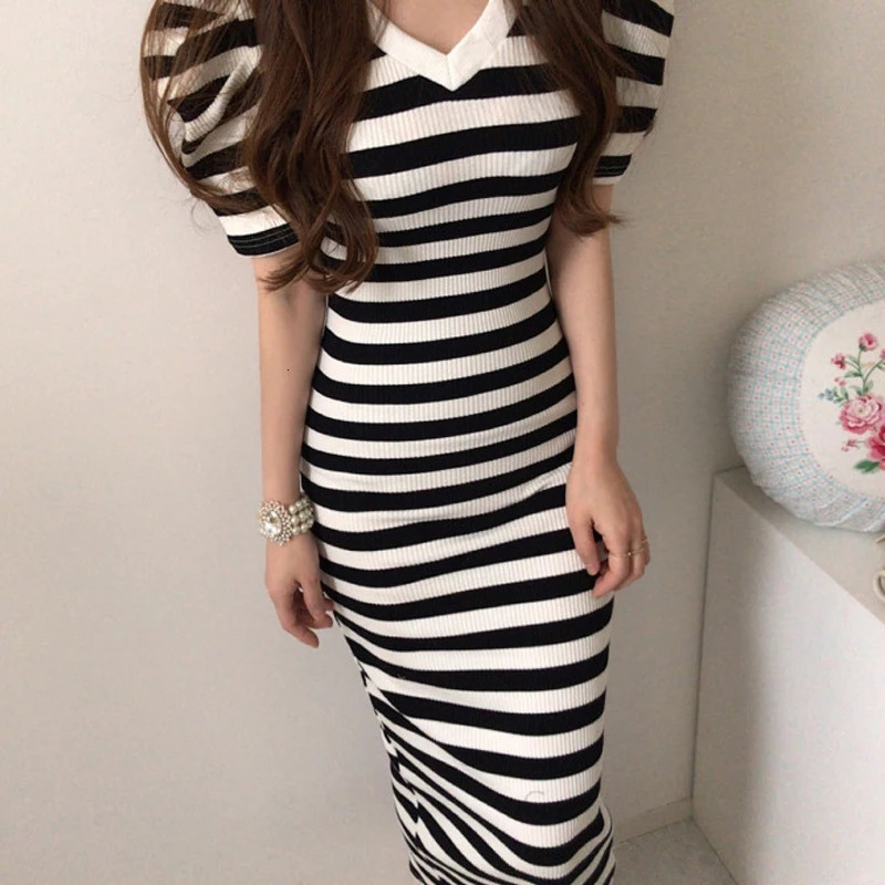 Summer Korean Knitted Striped Long Skirt Womens Short Sleeve Split Dress Fashionable and Elegant Ultra Thin Tank Top 241212