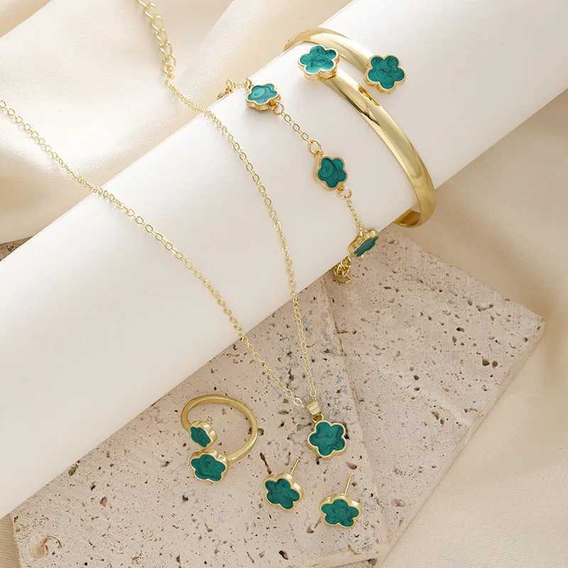 Lucky Five-petal Flower Earrings Necklace Ring Bracelet Five-piece set for Woman Fashionable Accories Party JewelryXJ241214
