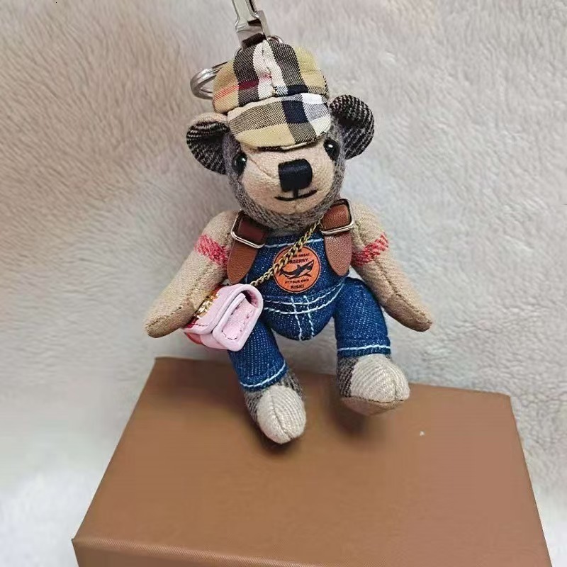 Keychains Charms Lanyards for Keys Stylish Trench Coat Bear Keyring Stainless Steel Bag Charm Classic Fashion Chains for Key Holding L250928YWWD