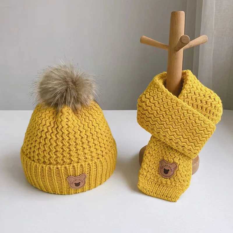 Autumn and Winter Childrens Hat and Scarf 2-piece Set Warm with Wool Suitable for Comfortable Boys and Girls Bear Wool W241213