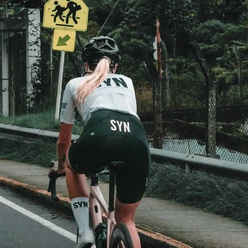 High quality Pro Team Black Bib Shorts With Gel Pad with reflective hot stamping SYN Road Bike Race Cycling BottomXJ241214