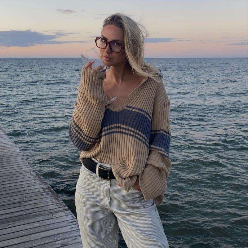 2024 European American autumn and winter new women's long sleeved striped contrasting fashion versatile knitted sweater top for women
