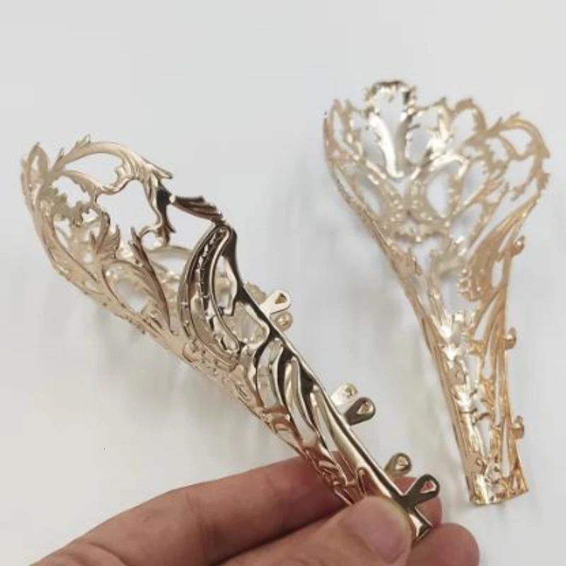 1Pair Chinese Style High Heel Cover Elegant Wedding Women Pumps Cover Carved Metal Pointed Toe Ladies Shoes Decoration 241213