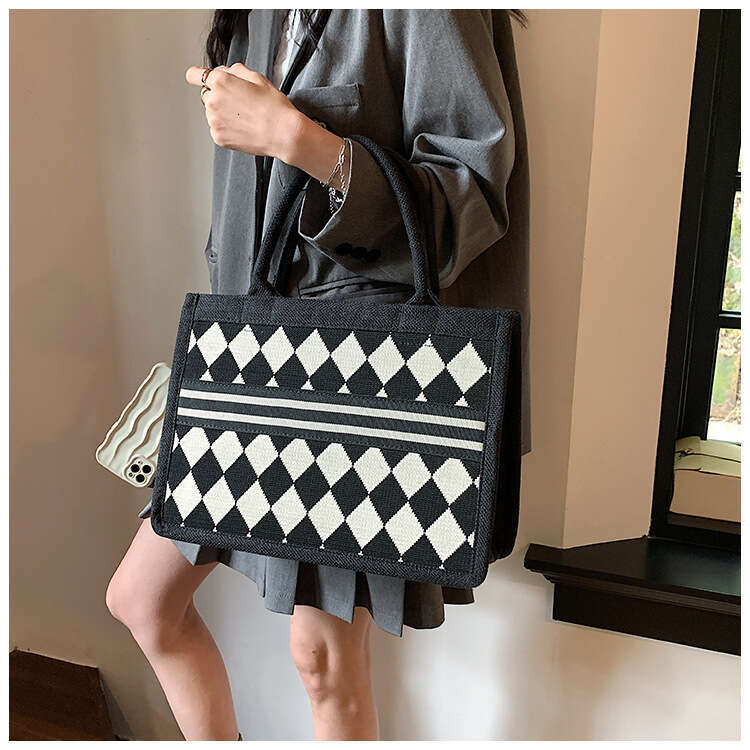 Cross Border Foreign Trade Tote Bag, Women's New Black And White Dia Grid Handbag, Large Capacity Daily Commuting Shoulder Bag