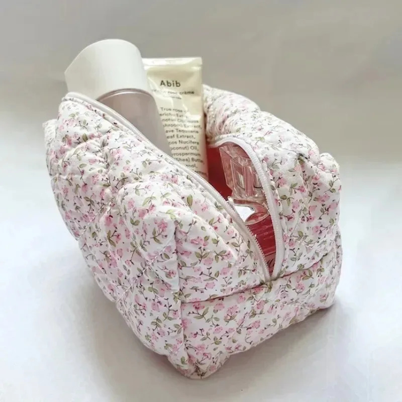 Home>Products>Flower Fluffy Wrinkle Makeup Bag>Flower Fluffy Wrinkle Makeup Bag 241212
