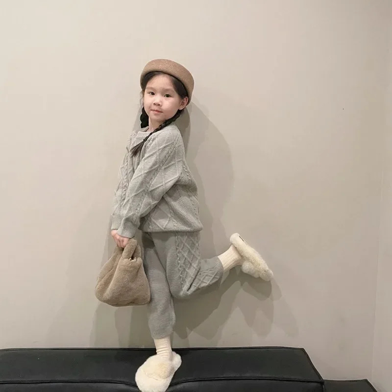 Girls Twisted Flower Clothing Set Knitting Wool Suit Vintage Autumn Winter Baby Boy Two Piece Suit Sweater Pants 241213