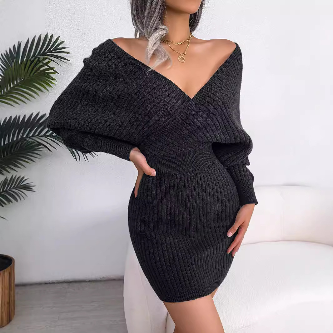 2024 autumn and winter sexy cross V-neck bat skirt, hip hugging woolen dress, women's dress