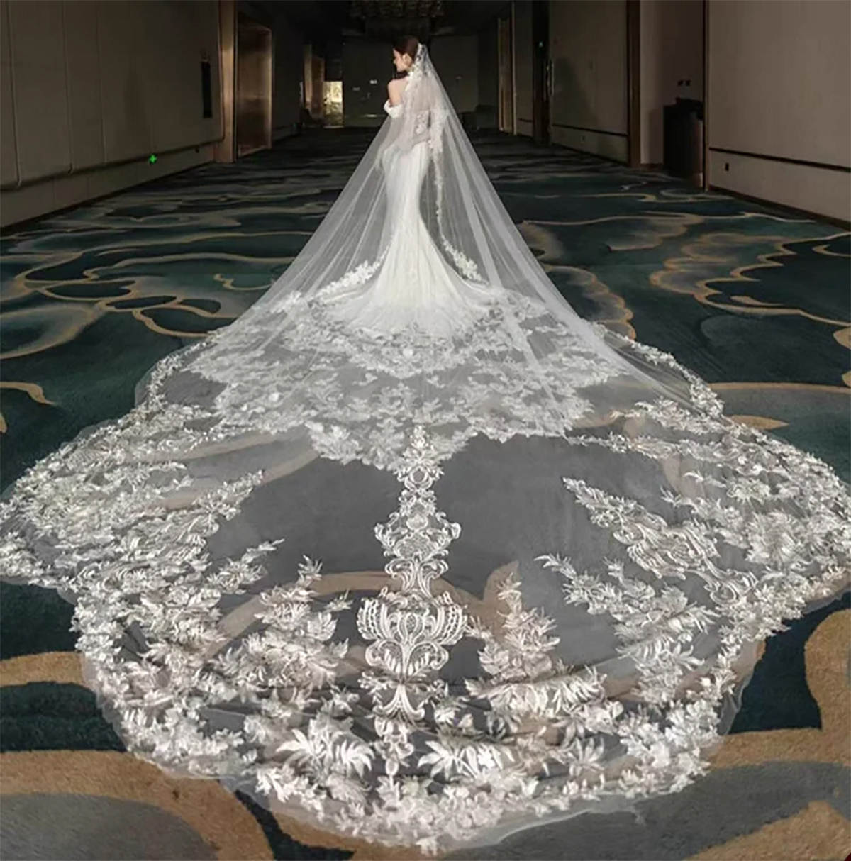 Top Fashion Cathedral Length Wedding Veil Promotion With Comb Two-Layers Veil Beautiful Lace Appliques Bridal Veils