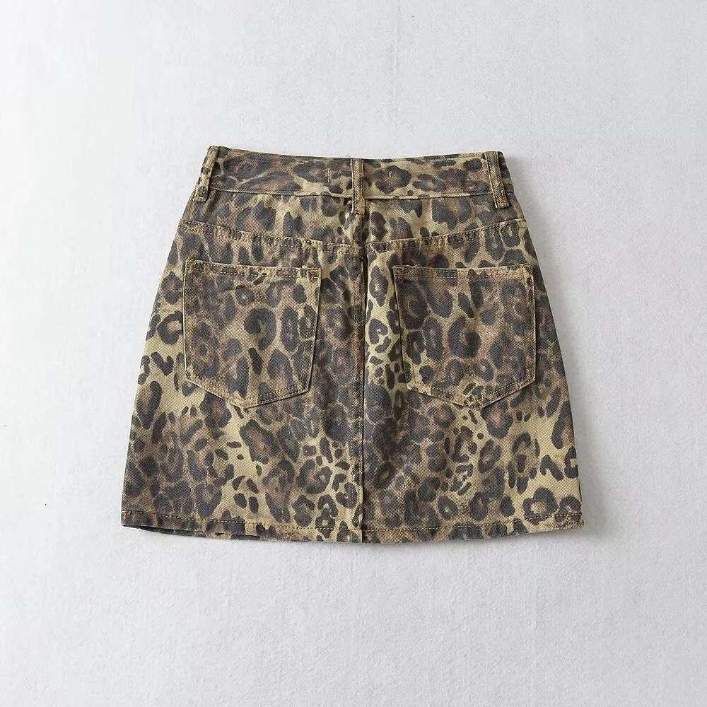 American sexy leopard print high waisted for women autumn and winter slim fit A-e denim short skirt 2024 new style temperament chic elegant clothing