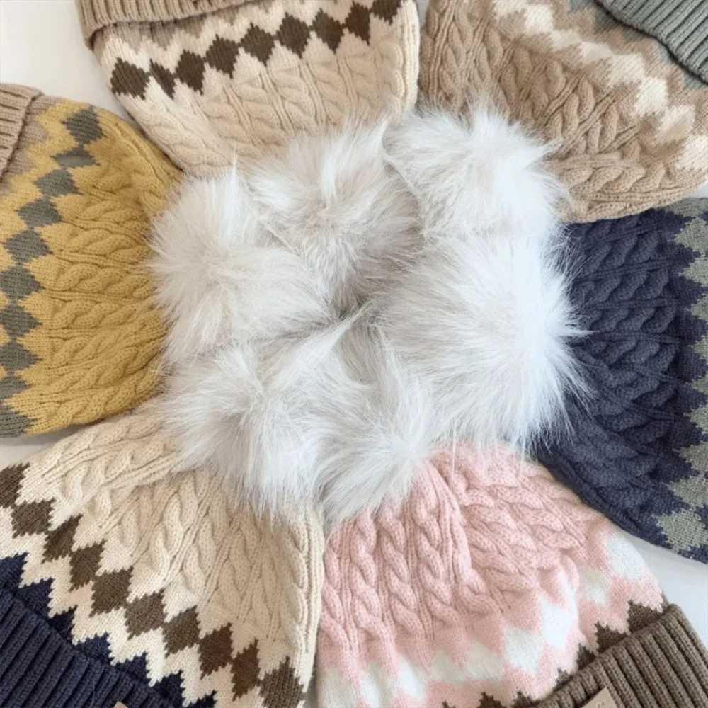 New 2-5 year baby knitted hat warm and thick childrens ear cap windproof knitted wool hat autumn and winter W241213