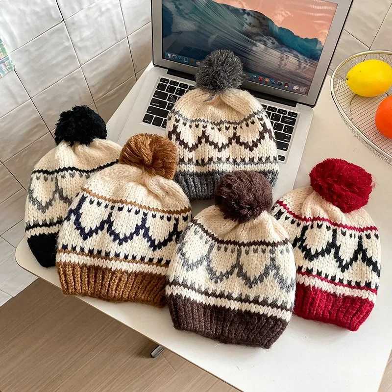 Retro plain shoulder strap knitted beanie hat suitable for childrens autumn and winter travel warm and casual Korean Balaclava hat W241213