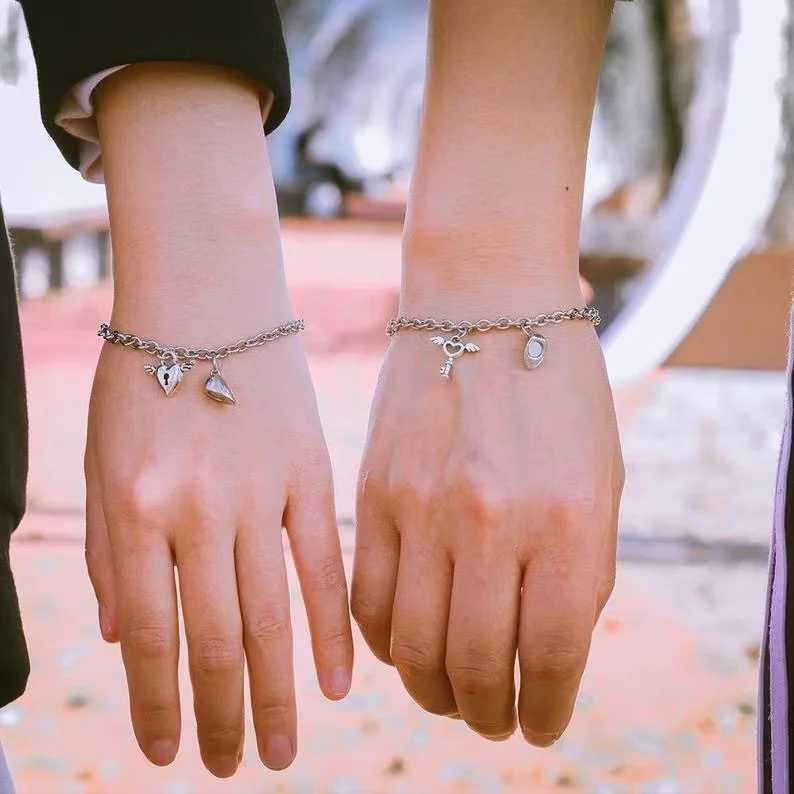 rs Magnetic Buckle Bracelet Creative Valentines Day Magnet Attractive bracelet Couple bracelet Cuban braceletsXJ241214