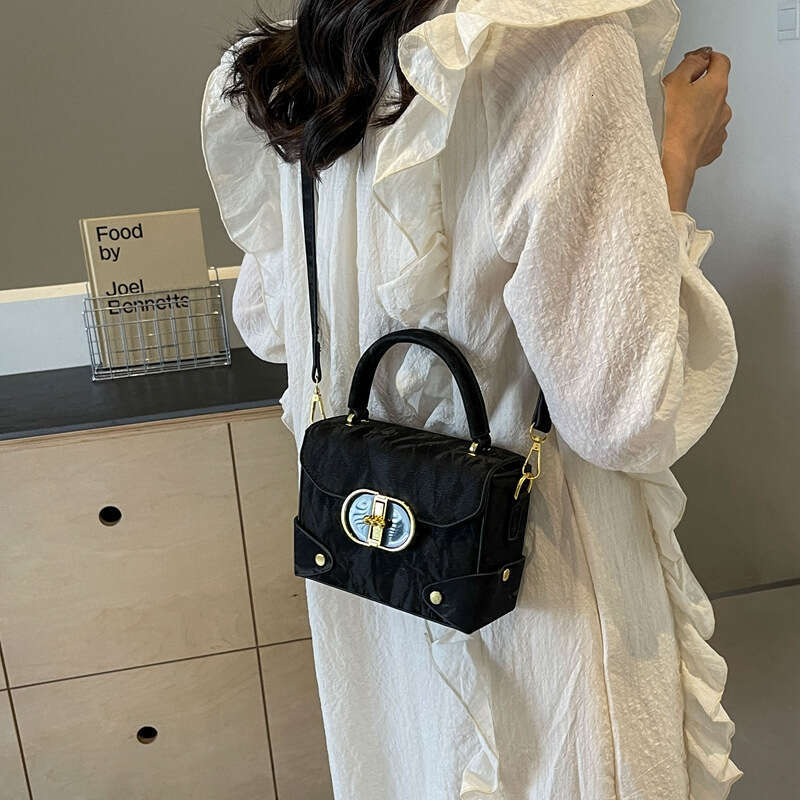 This year's popular styling box for women 2023 new trendy and versatile texture single shoulder crossbody small square bag