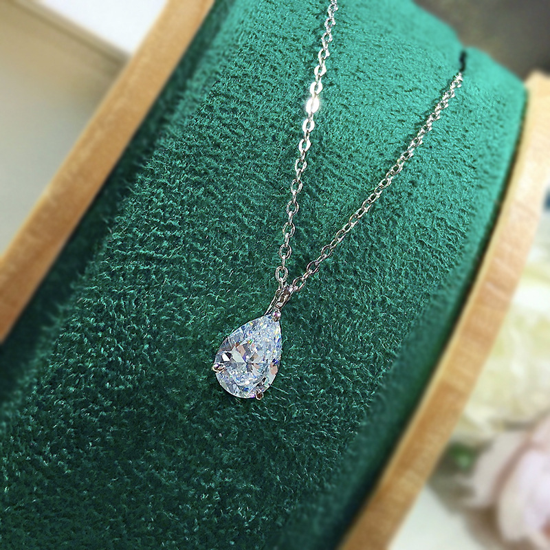 Choucong Elegant Water Drop Pendant Luxury Jewelry 925 Sterling Silver Pear Cut White Lab Moissanite Diamond Fashion Women Wedding Clavicle Necklace G