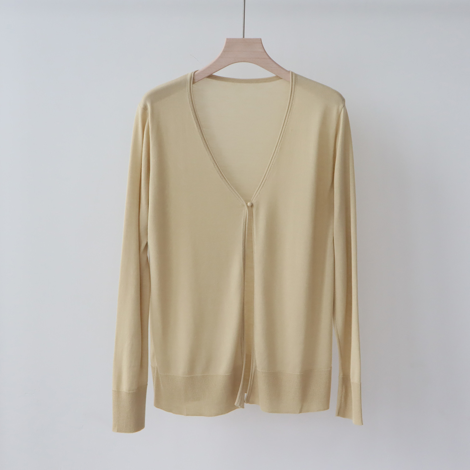 FEX01 luxury hidden link 5A masrter quality Versatile Feminine Layering Piece: Lightweight Mixed Fabric Pullover Jacket Suitable for Multiple Outfits
