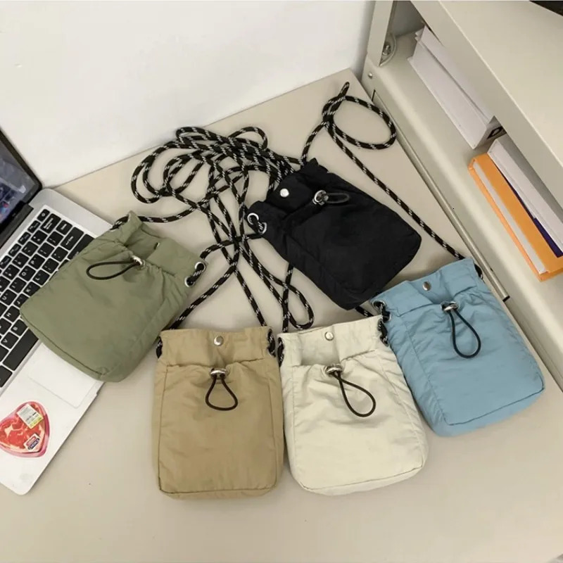 Mini Nylon Shoulder Bag Womens Fashion Cross Body Bucket Bag Casual Small Handbag Drawstring Bag Wallet Phone Bag 241213